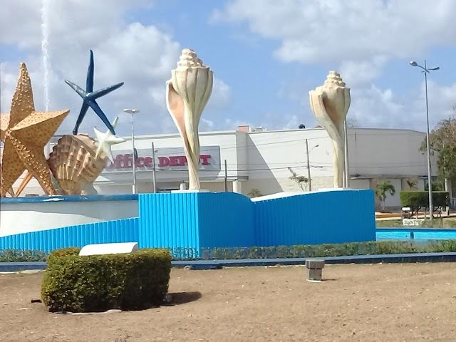 Monument Dialogo Norte-Sur